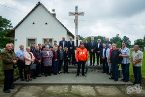 Pročitajte više o članku Obnovljeni križ na mađarskom jeziku u Daruvarskom Brestovcu
