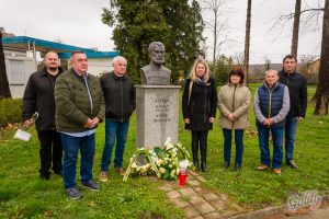 Pročitajte više o članku 15. ožujka Mađari diljem svijeta prisjećaju se jednog od najvažnijih trenutaka svoje povijesti  – mađarske revolucije iz 1848. godine.
